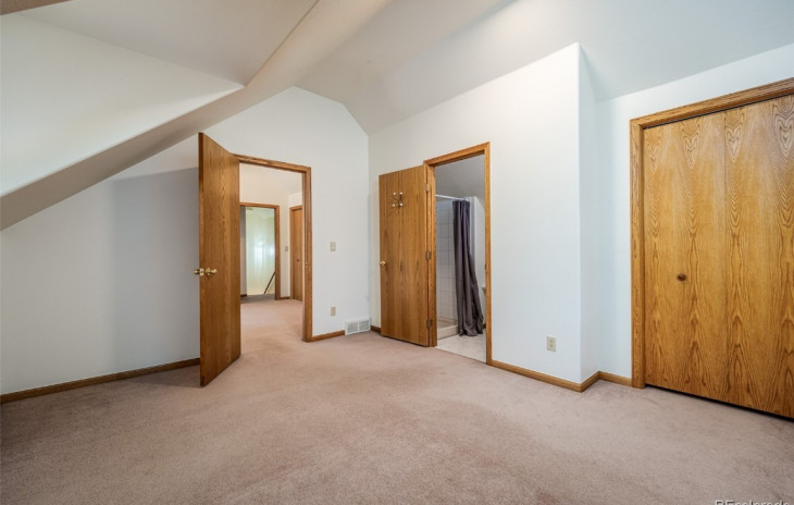 1255 Meadowood Lane Photo