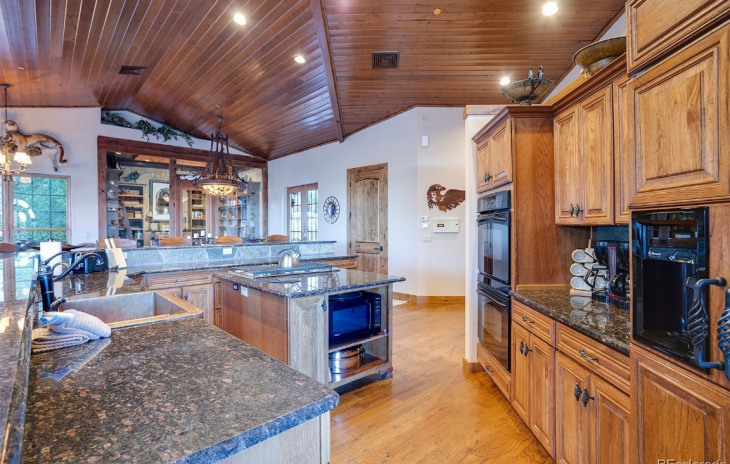 2510 Ski Trail Lane Photo
