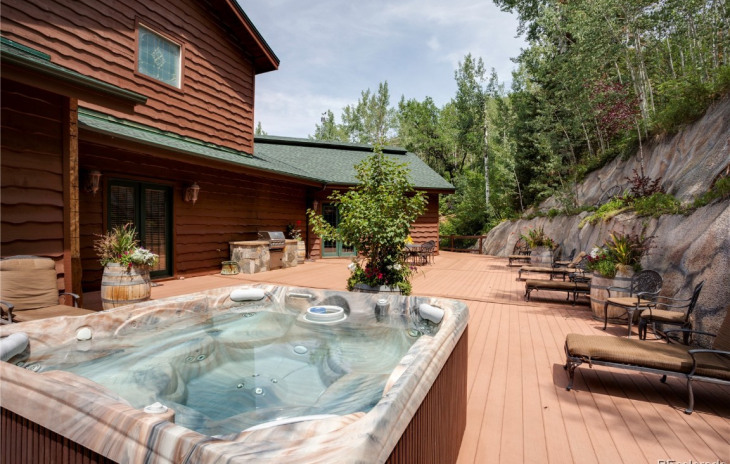 2510 Ski Trail Lane Photo