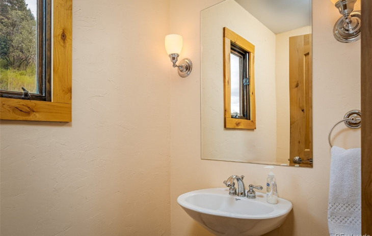 911 N Larimer Street Photo