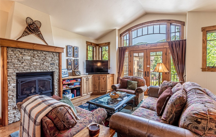 3251 Snowflake Circle Photo