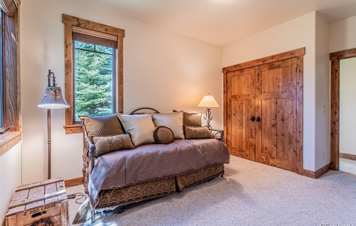 3251 Snowflake Circle Photo