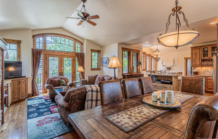 3251 Snowflake Circle Photo