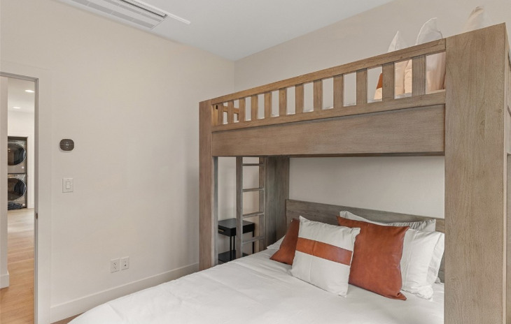 2900 Rowhouse Drive Photo