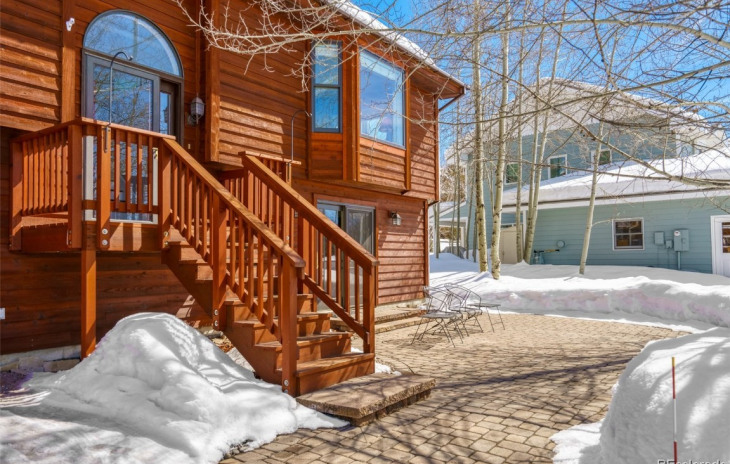 1525 Meadow Lane Photo