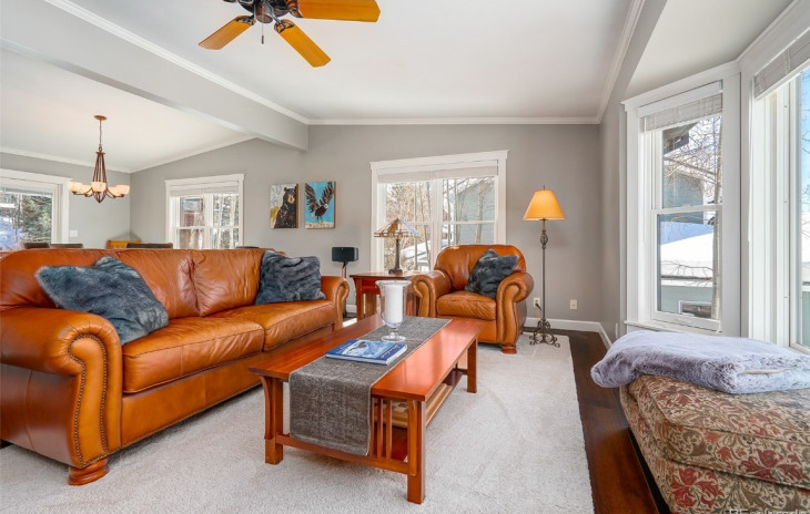 1525 Meadow Lane Photo