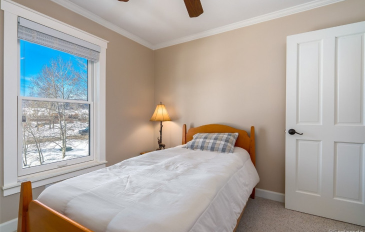 1525 Meadow Lane Photo