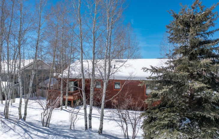 1525 Meadow Lane Photo