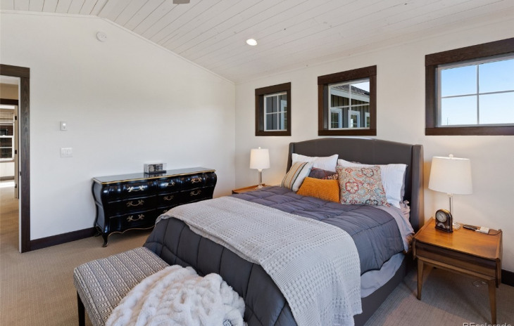 548 Robin Court Photo