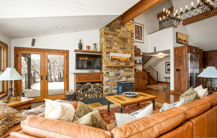 28305 MeAdow Brook Drive Photo
