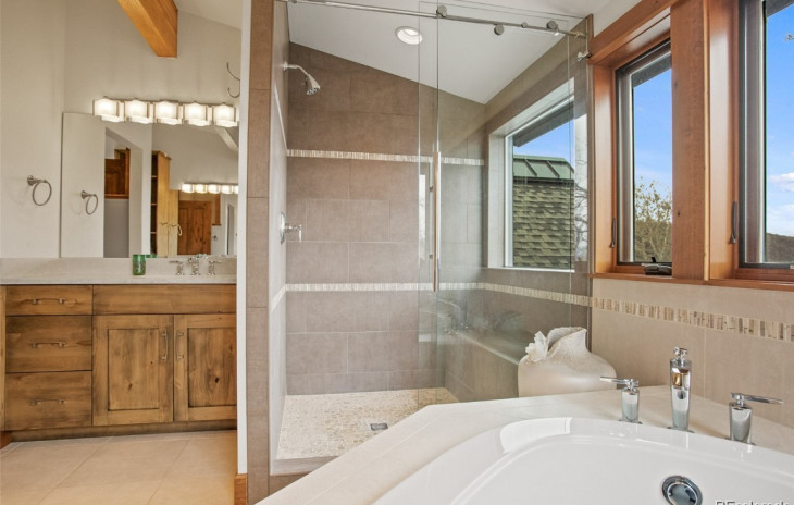 28305 MeAdow Brook Drive Photo