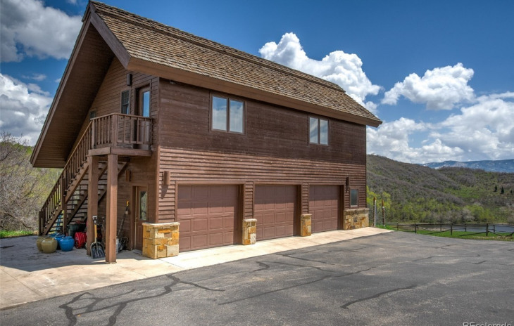 28305 MeAdow Brook Drive Photo