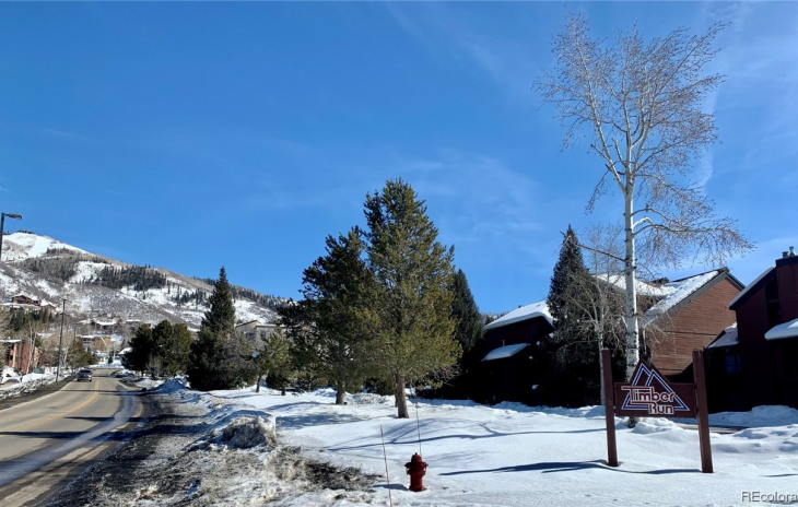 2025 Walton Creek Road Photo