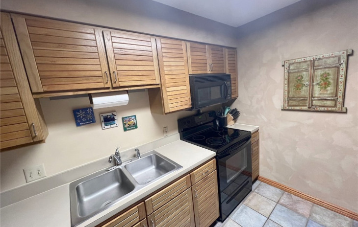 2025 Walton Creek Road Photo