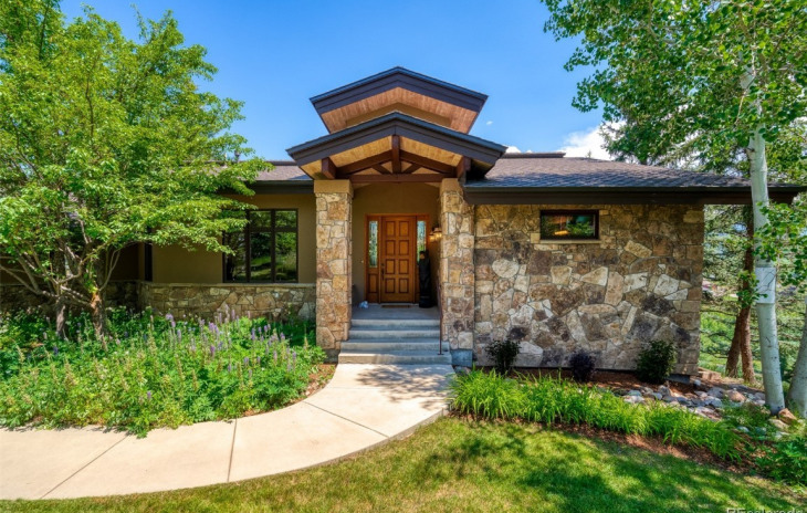 805 Anglers Court Photo