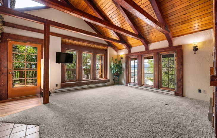 2990 Laurel Lane Photo