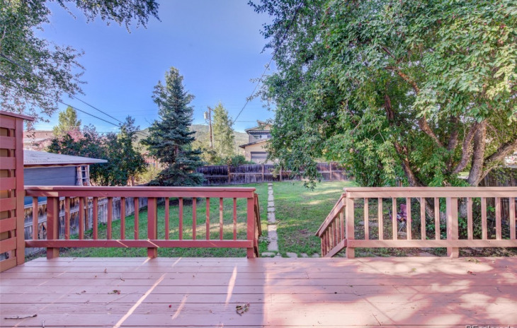 1129 Pine Street Photo