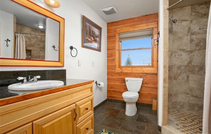 10185 State Highway 131 Photo