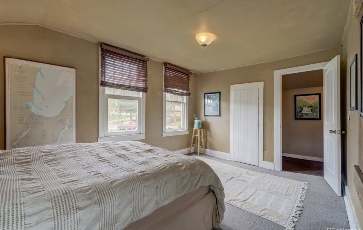 112 E 1st Street Photo