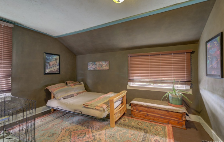 112 E 1st Street Photo