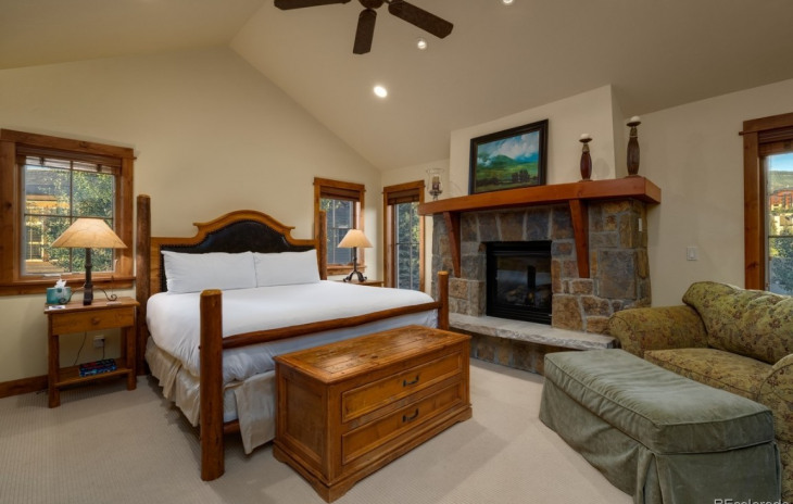 2081 Indian Summer Drive Photo