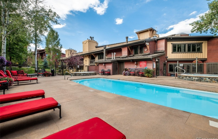 2335 Apres Ski Way Photo