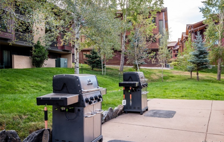 2335 Apres Ski Way Photo