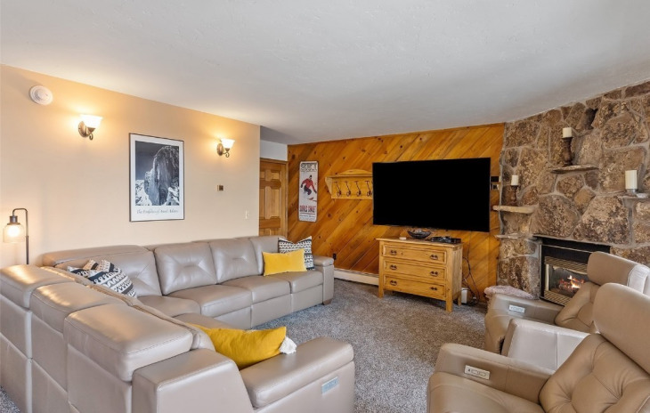 2335 Apres Ski Way Photo