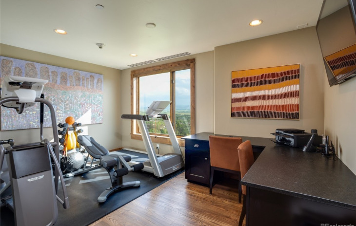 2410 Ski Trail Lane Photo