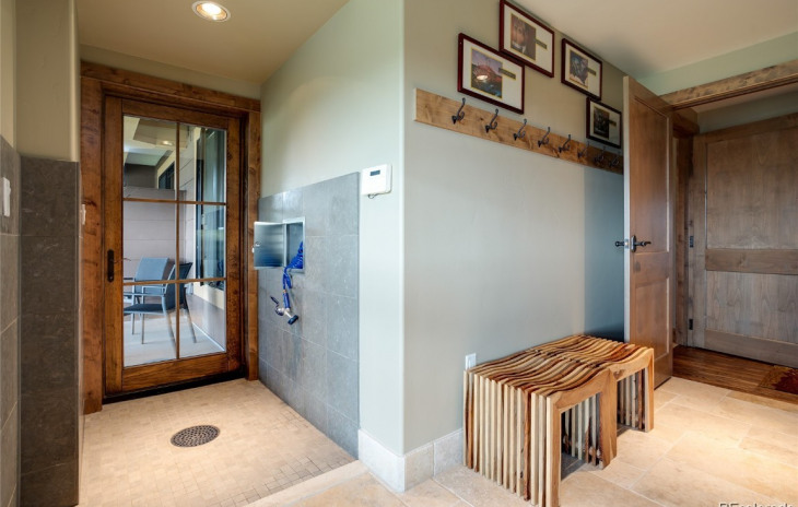 2410 Ski Trail Lane Photo