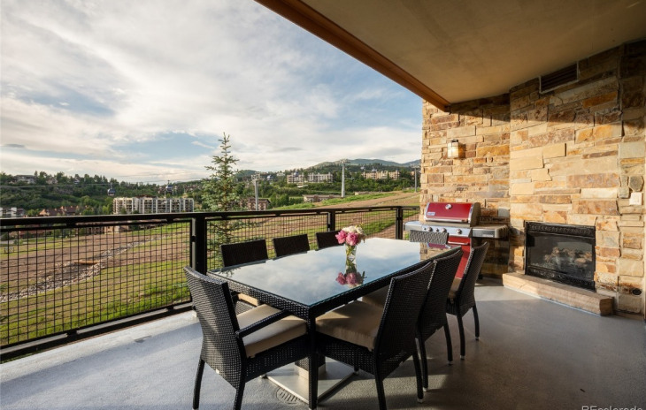 2410 Ski Trail Lane Photo