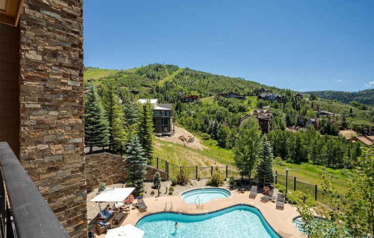 2410 Ski Trail Lane Photo