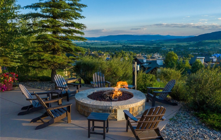 2410 Ski Trail Lane Photo