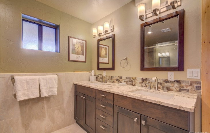 1870 Hunters Drive Photo