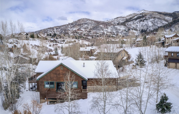 1870 Hunters Drive Photo