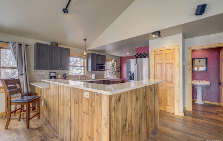 1870 Hunters Drive Photo