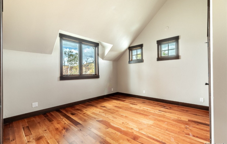 26050 Henderson Park Road Photo
