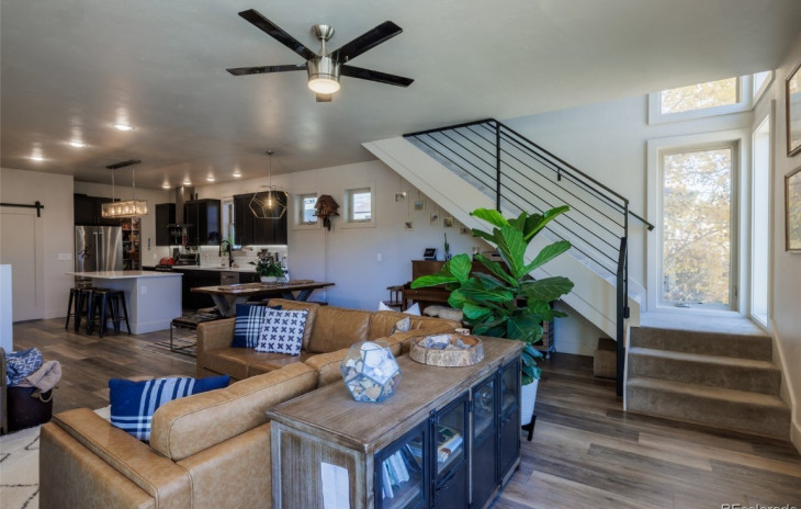 2339 Oxford Way Photo