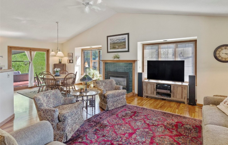 663 Amethyst Drive Photo