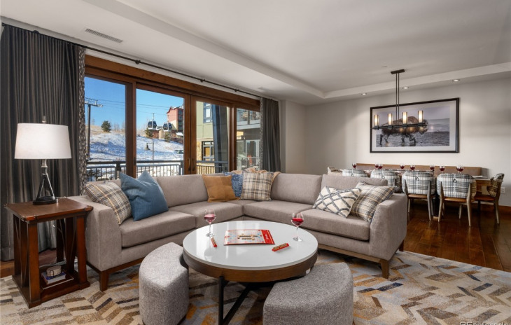 2250 Apres Ski Way Photo