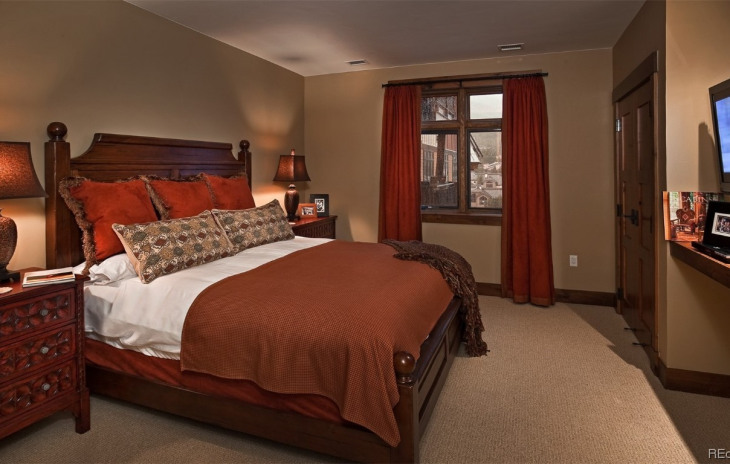 2250 Apres Ski Way Photo