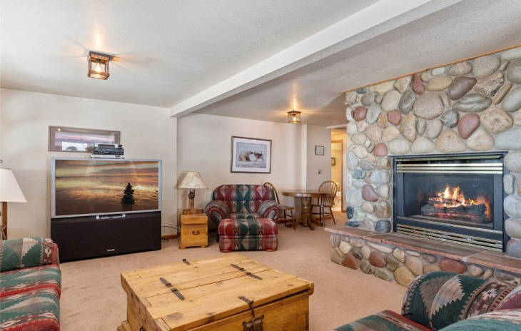 2885 Ski Trail Lane Photo