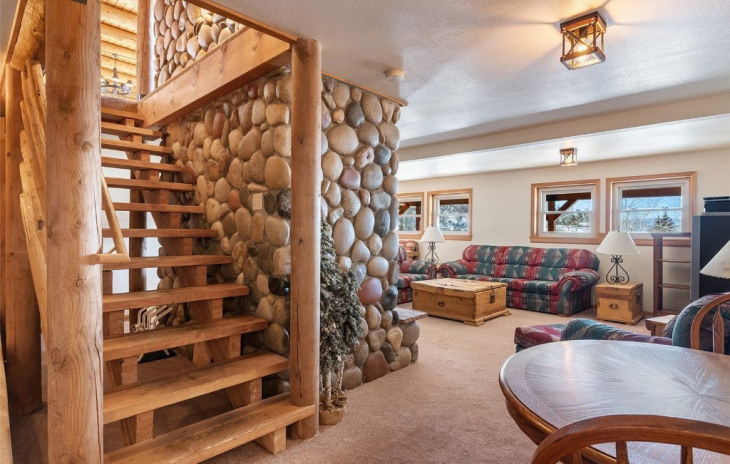 2885 Ski Trail Lane Photo