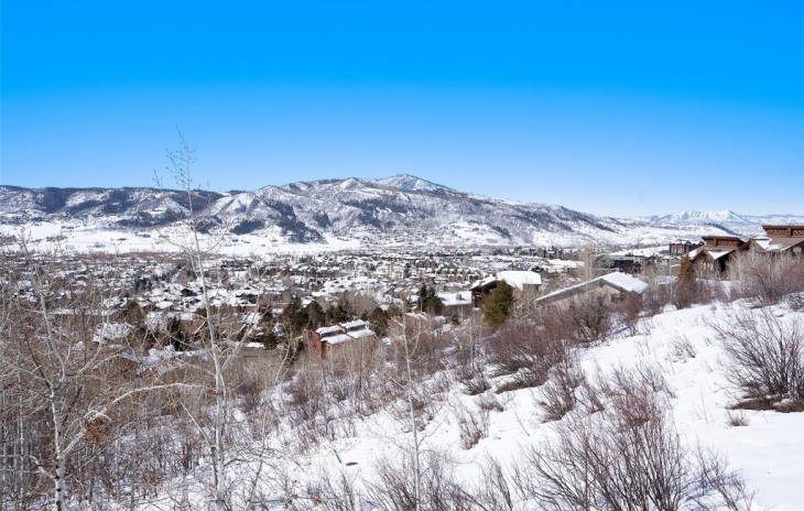 2885 Ski Trail Lane Photo