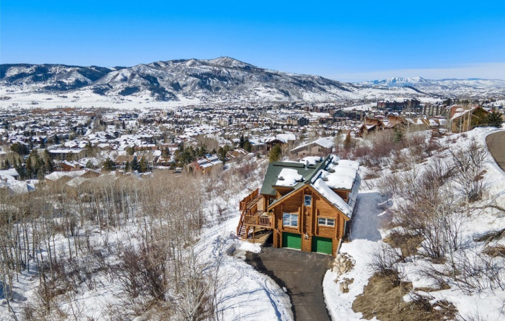 2885 Ski Trail Lane Photo
