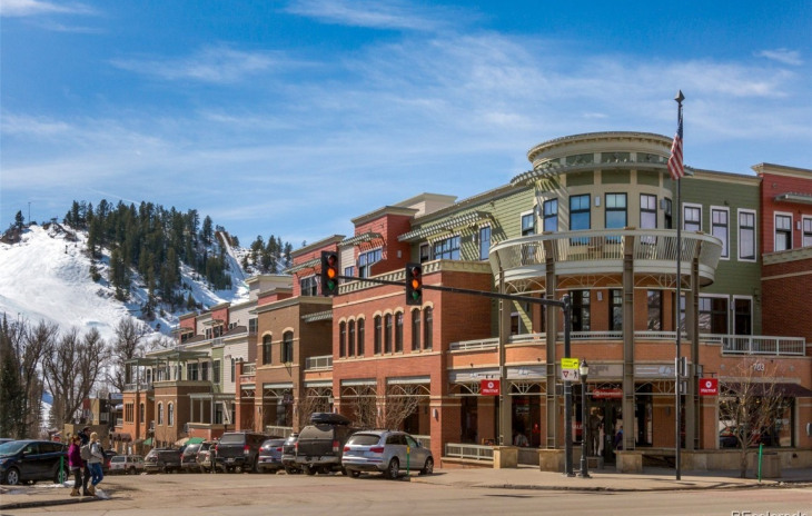 703 Lincoln Avenue Photo