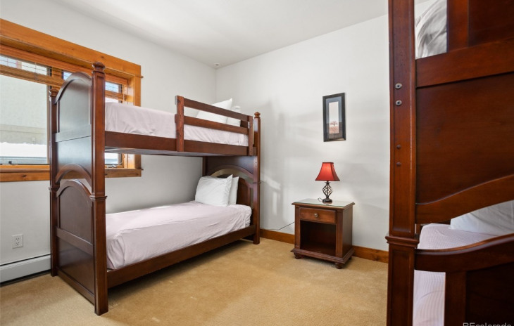 1510 Flattop Circle Photo