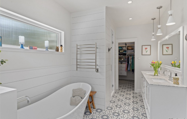 27440 West Wind Place Photo