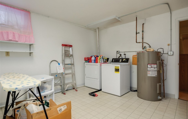 1042 Village Lane Photo