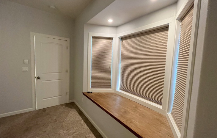 240 W Jackson Avenue Photo